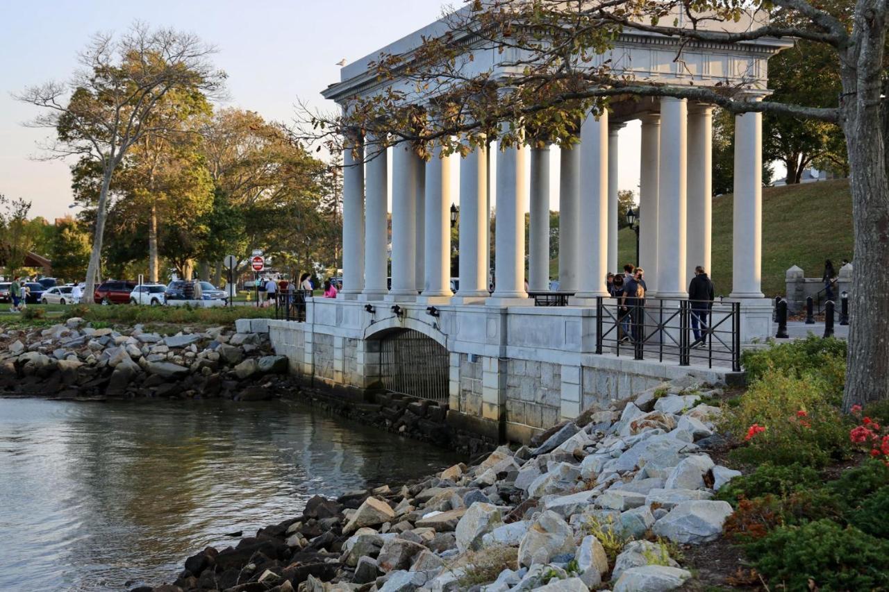 Harbourtown Suites On Plymouth Harbor 外观 照片