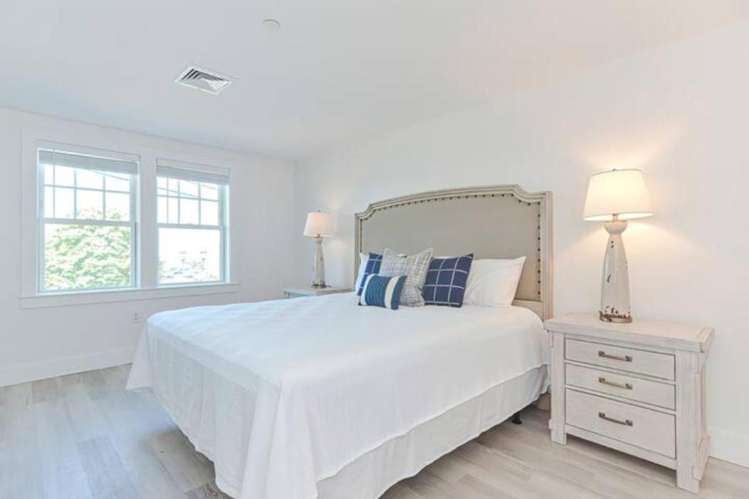 Harbourtown Suites On Plymouth Harbor 外观 照片