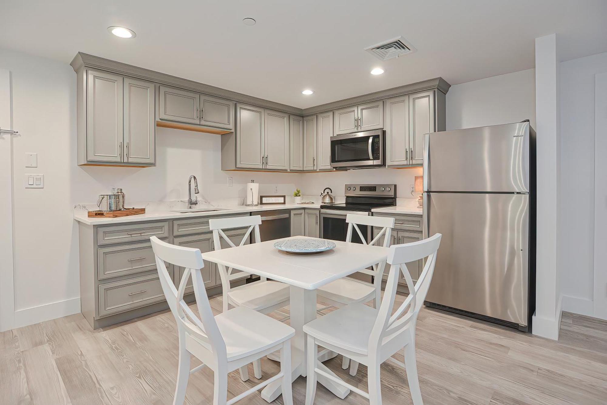 Harbourtown Suites On Plymouth Harbor 外观 照片